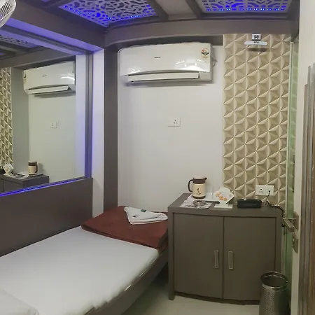 Guest house Nice Guest House Mumbai