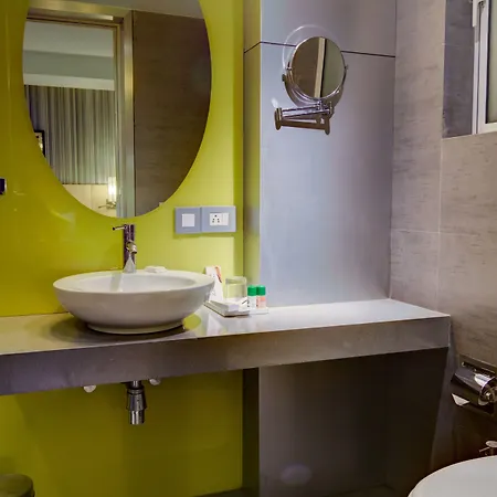 Landmark Residency Hotel 3*