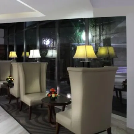 Hiltop Hotel 3*