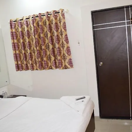 Apex Executive Hotel *
