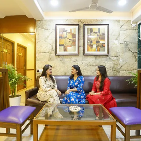 Fabhotel Cruz Royale - Nr- Bandra West