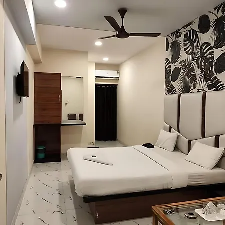 Glitz New Pacific - Nr International Airport Hotel 3*