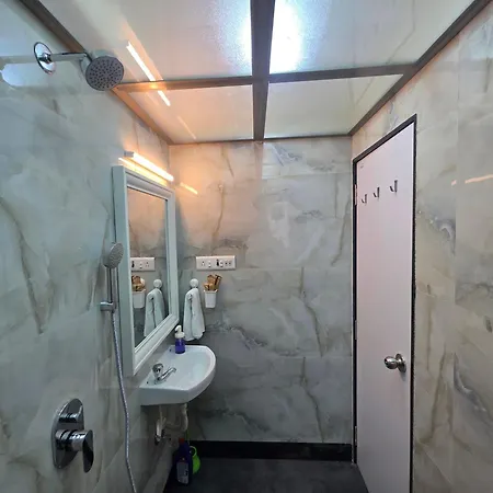 Lite - Khar West Apartment