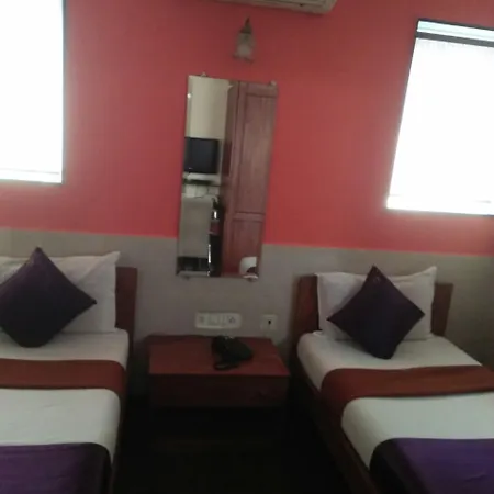 Q Deck Hotel 2*