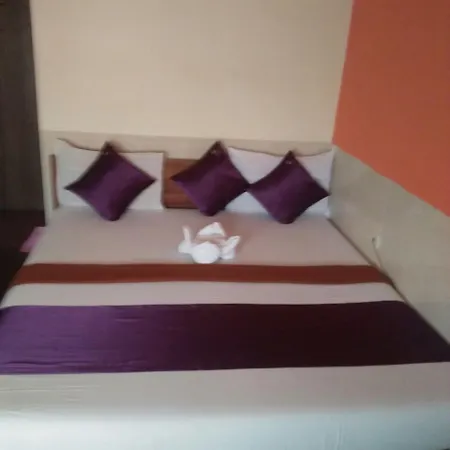 Hotel Q Deck 2*