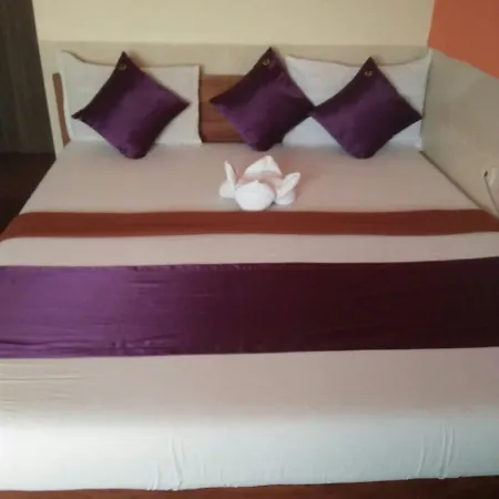 Q Deck Hotel