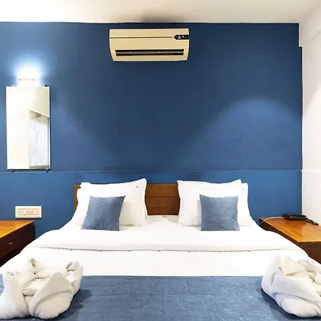 Q Deck Hotel