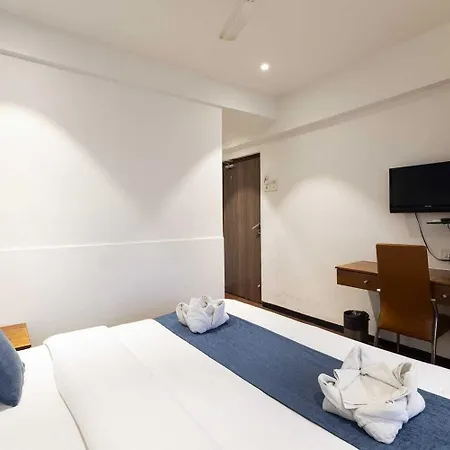 Hotel Q Deck