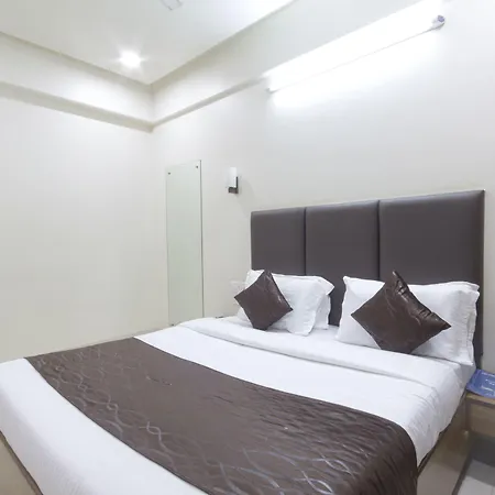 Hotel Oyo 935 Palkhee 3*