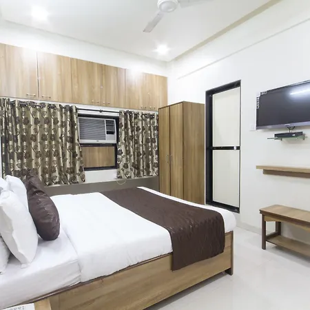 Oyo 935 Palkhee Hotel 3*