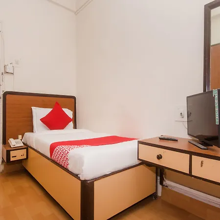 Oyo 935 Palkhee Hotel