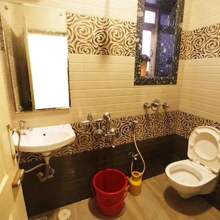 Al Moazin Hotel Mumbai
