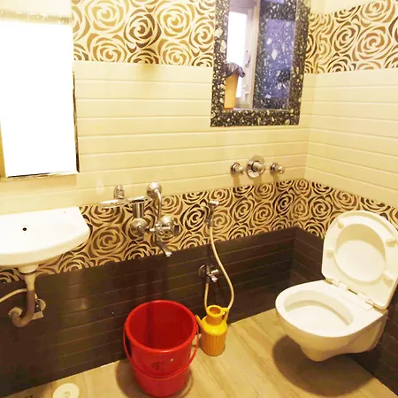Al Moazin 2* Mumbai