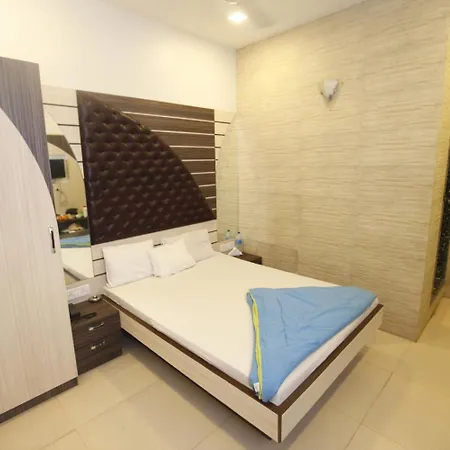 Hotel Al Moazin Mumbai