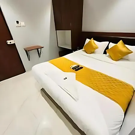 Pwi Hotel 3*