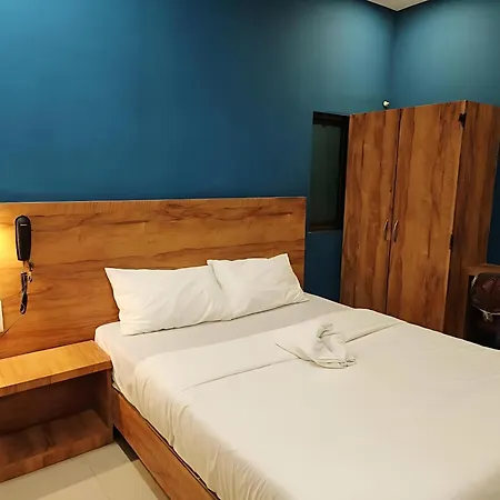 Glitz Hotels-accore Inn-saki Naka Metro Station Guest house 4*