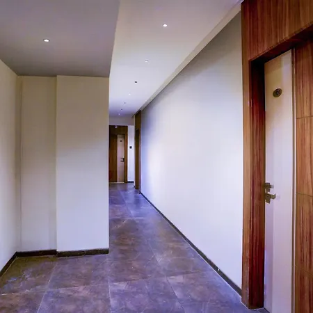 Super Townhouse Oak New Nashik Highway Kalyan Bhiwandi Hotel 4*