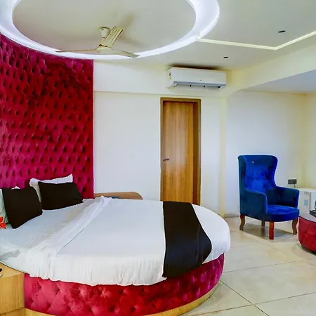 Super Townhouse Oak New Nashik Highway Kalyan Bhiwandi Mumbai