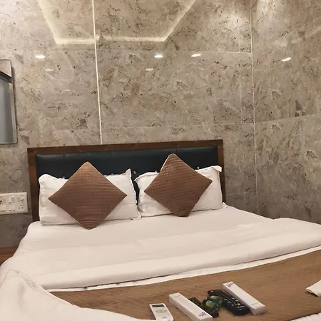 Aashray Residency And Boarding 3*