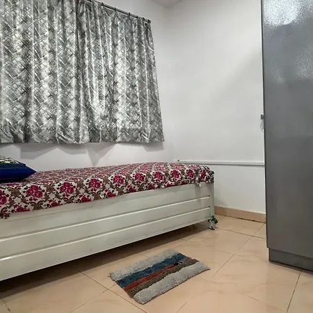 House Homestay *