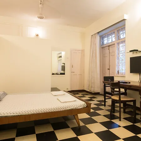 Bentleys Hotel Bed & Breakfast 3*