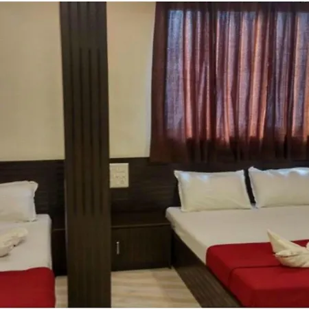 Oyo 76486 Silver Moon Hotel Mumbai