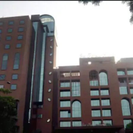 Hotel Sai Palace Grand, Malad 4*