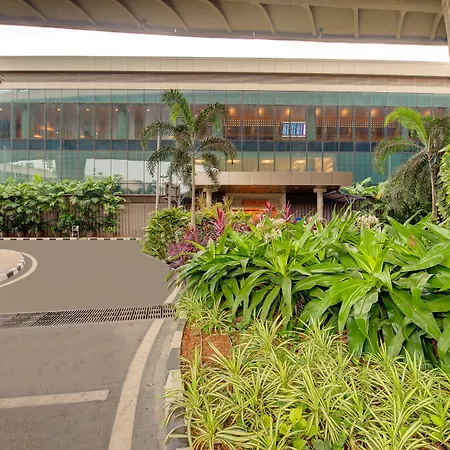 Niranta Transit Airport - At Arrivals