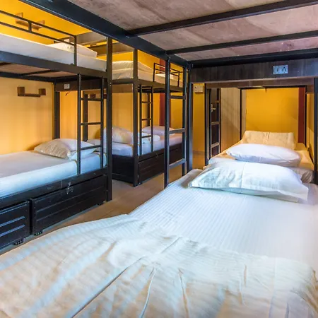 Backpackers Villa Mumbai Hostel Mumbai