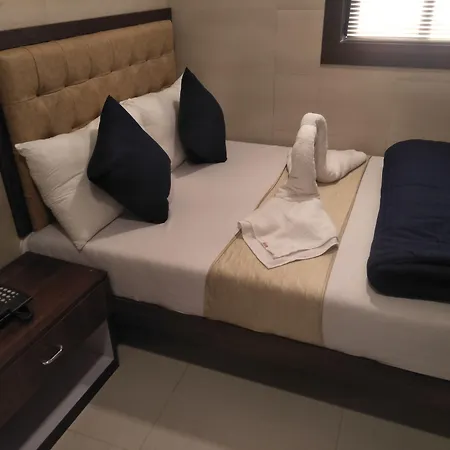 Hotel Avenue Residency 2*