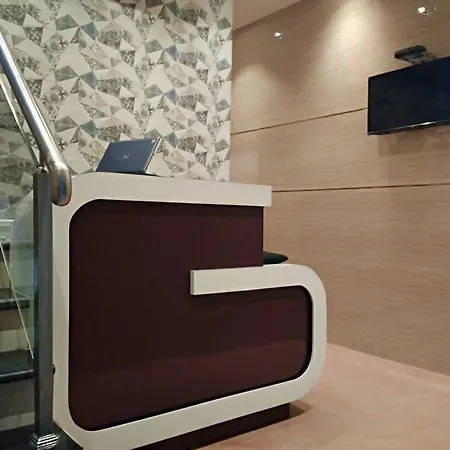 Hotel Avenue Residency 2*