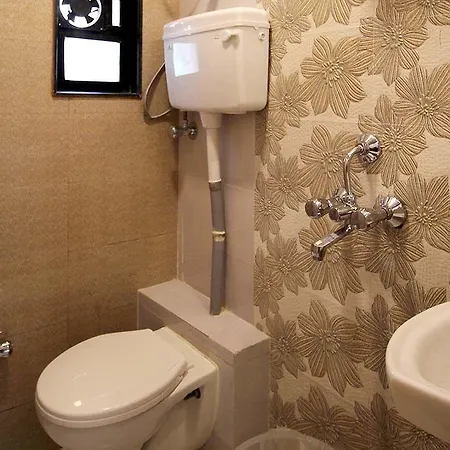 Golden Residency Hotel 2*