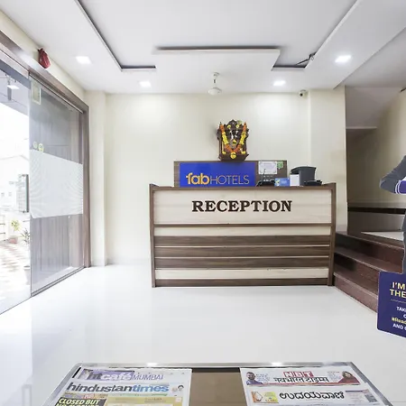 Hotel Oyo 23656 Parimeet 3*