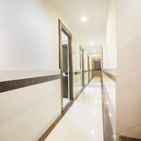 Oyo 23656 Parimeet Hotel 3*