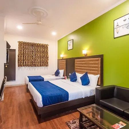 Aksa Powai Inn *
