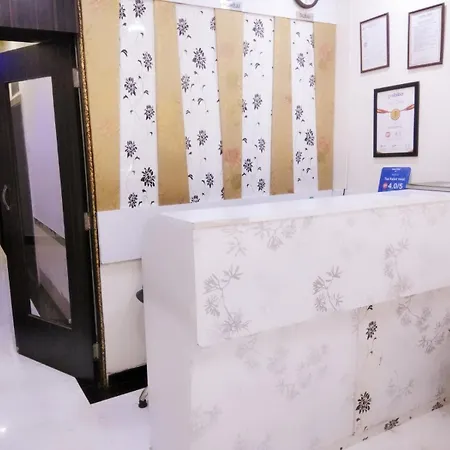 Aksa Powai Inn