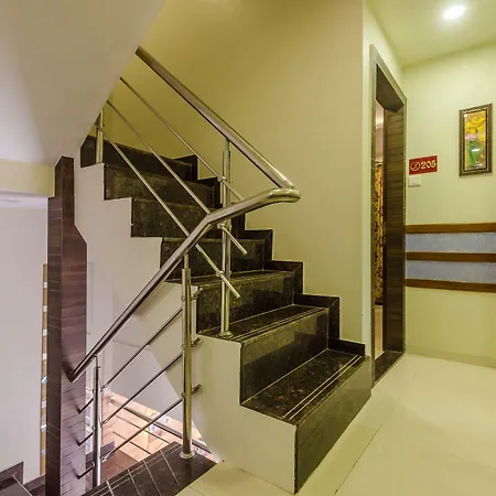 Liberty Plaza Hotel 3*