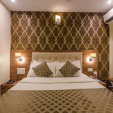 Liberty Plaza Hotel 3*