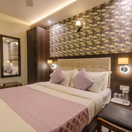 Liberty Plaza 3*