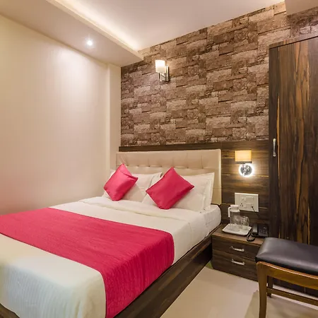 Liberty Plaza Hotel 3*