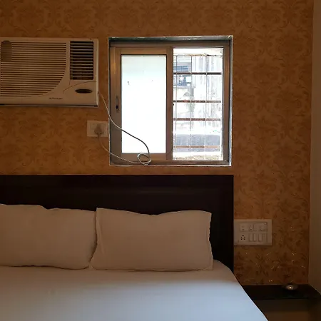 Hotel Al Mehraj Hotel 3*