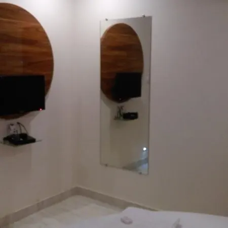 Hotel Pearl View Mumbai