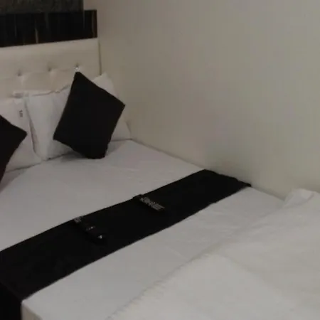 Pearl View 3*