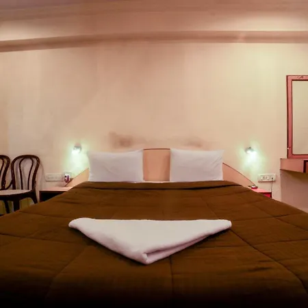 Hotel Lucky Bandra 3*