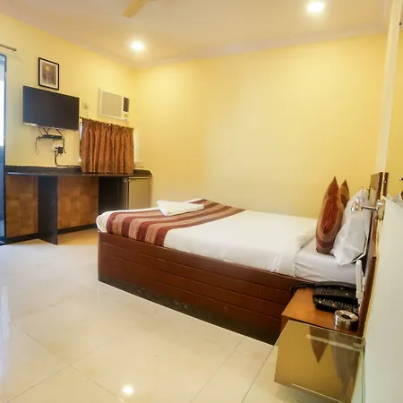 Lucky Bandra Hotel 3*