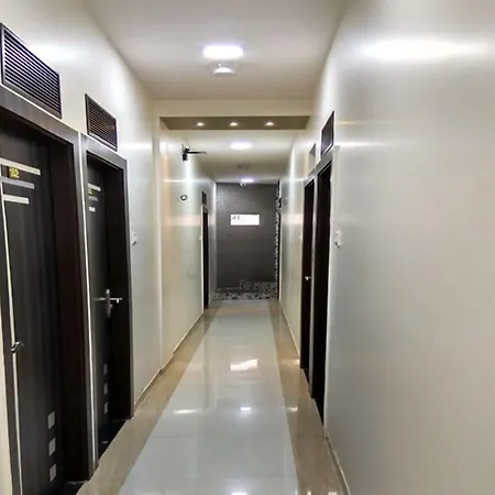 Flagship 83490 Hotel Bently Palace Mumbai