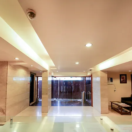 Hotel Lucky Near Nesco Hotel 3*