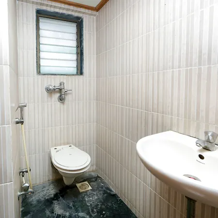 Hotel Lucky Near Nesco Mumbai