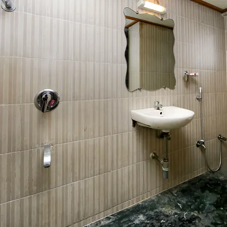 Hotel Hotel Lucky Near Nesco 3*