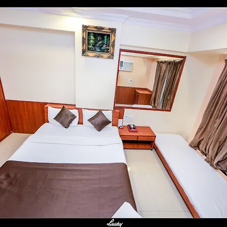 Hotel Hotel Lucky Near Nesco 3*